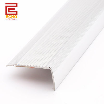 ติดตัวเองบันไดจมูก Trim อลูมิเนียม Vinyl Flooring ขั้นตอน Edge Trim