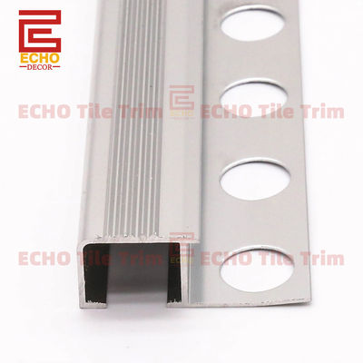 สี่เหลี่ยมจมูกขั้นขอบ Trim ระดับบันไดจมูก Trim Molding 12 มม เพิ่มความปลอดภัยด้วยการออกแบบกันสลิด